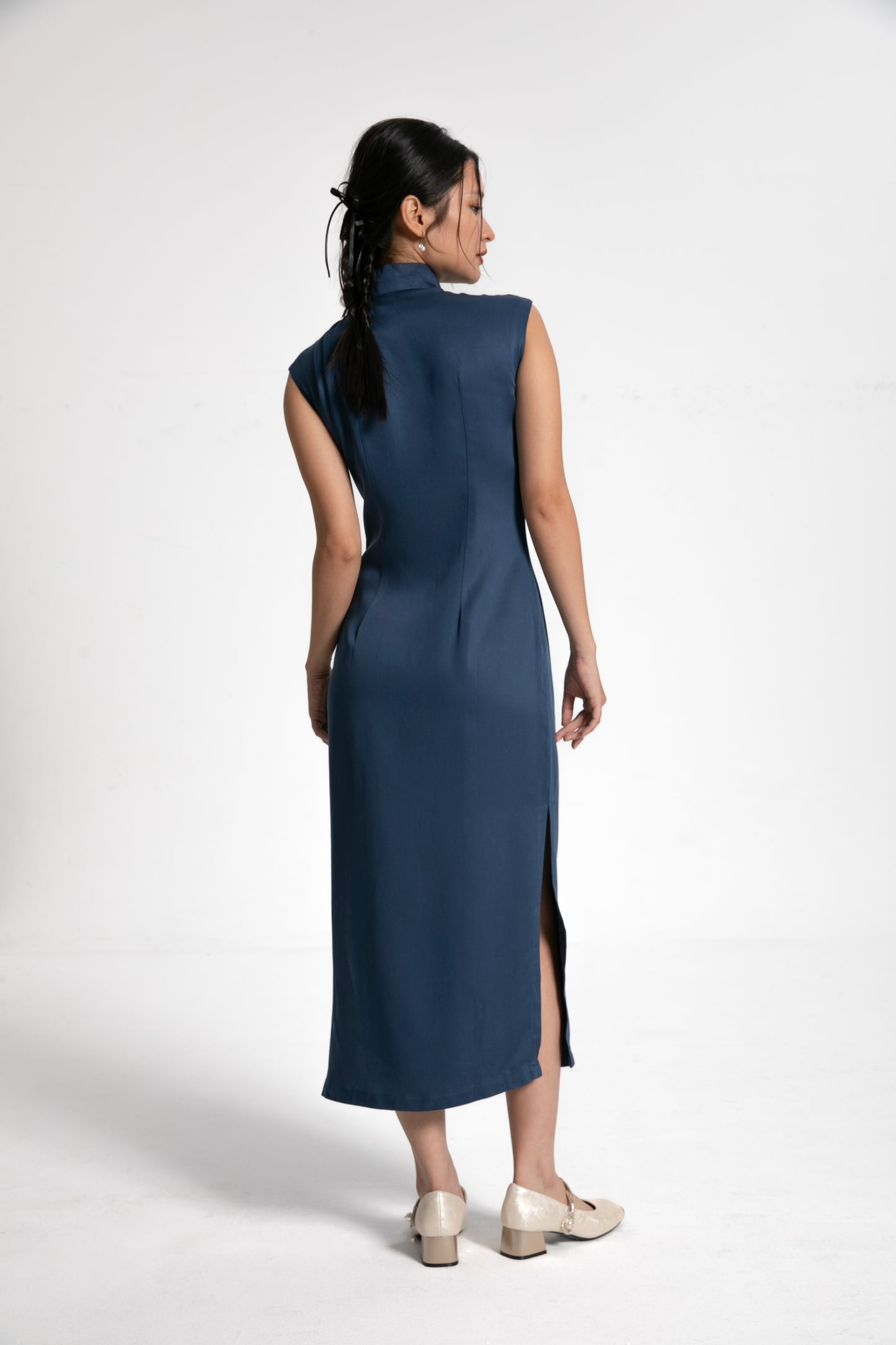 Blue Sleeveless Cheongsam / Qipao Dress