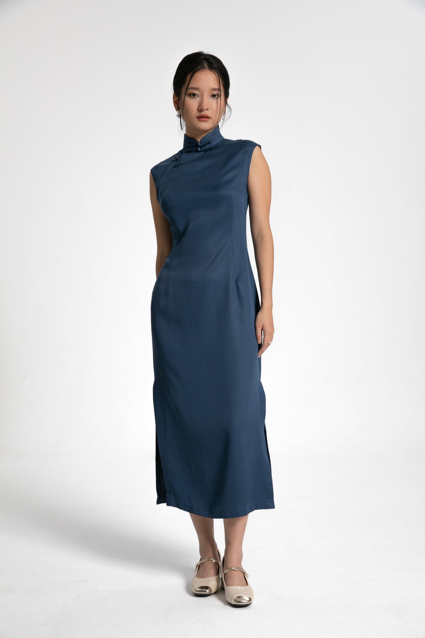 Blue Sleeveless Cheongsam / Qipao Dress