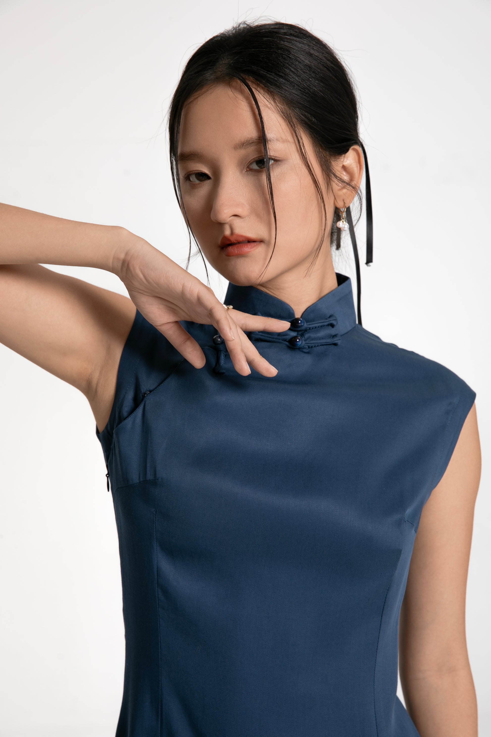 Blue Sleeveless Cheongsam / Qipao Dress